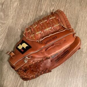 SSK USG-90 baseball or softball glove RHT